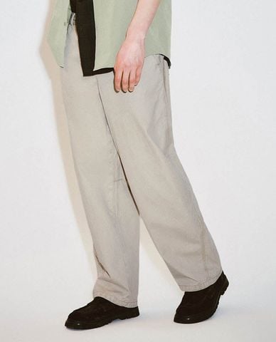  URBAN REVIVO - Quần jeans nam ống rộng tối giản 