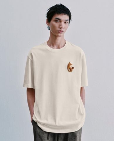  URBAN REVIVO - Áo thun nam cổ tròn tay ngắn phối họa tiết 