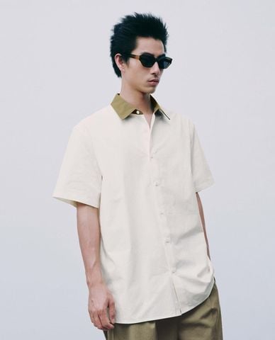  URBAN REVIVO - Áo sơ mi nam tay ngắn phối màu tương phản 
