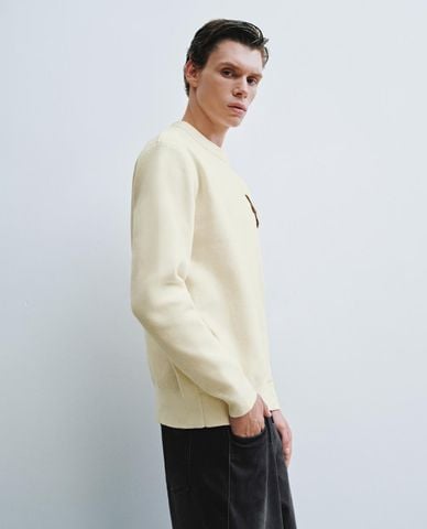  URBAN REVIVO - Áo dệt kim nam cổ tròn tay dài phối họa tiết 