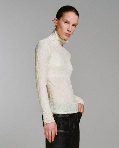  URBAN REVIVO - Áo dệt kim nữ cổ lọ tay dài phối ren 