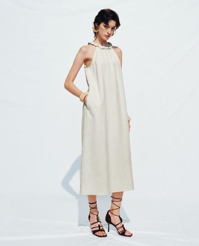  URBAN REVIVO - Đầm sát nách midi cổ yếm phom suông 