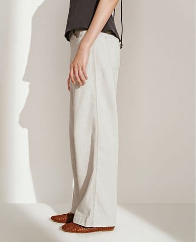  URBAN REVIVO - Quần jeans nữ ống rộng trẻ trung 