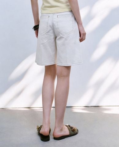  URBAN REVIVO - Quần short jeans nữ lưng cao dáng suông 