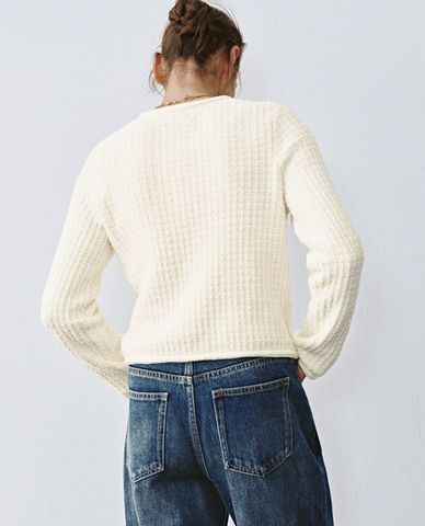  URBAN REVIVO - Áo khoác cardigan nữ cổ tròn tay dài hiện đại 