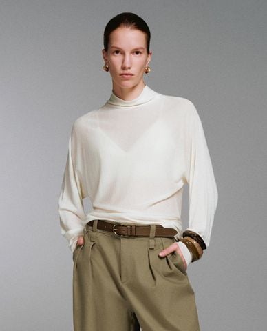  URBAN REVIVO - Áo dệt kim nữ cổ lọ tay dài thanh lịch 