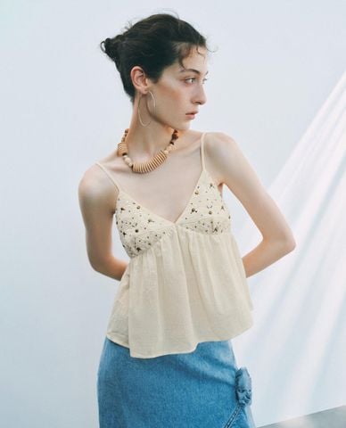  URBAN REVIVO - Áo hai dây nữ dáng babydoll thời trang 