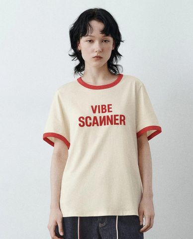  URBAN REVIVO - Áo thun nữ cổ tròn tay dài phối viền 