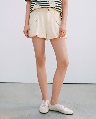  URBAN REVIVO - Quần short ngắn nữ dáng quả bí phối túi 