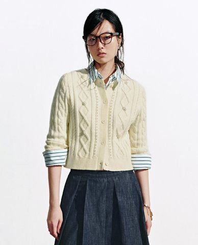  URBAN REVIVO - Áo khoác cardigan nữ cổ tròn đính ngọc trai 