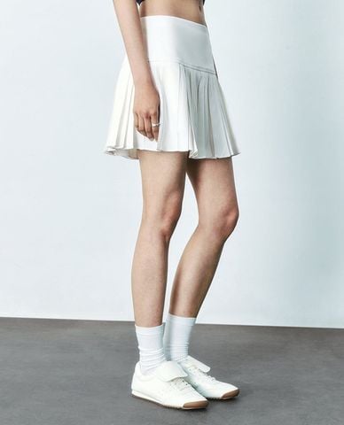  URBAN REVIVO - Chân váy xếp li mini nữ tính 