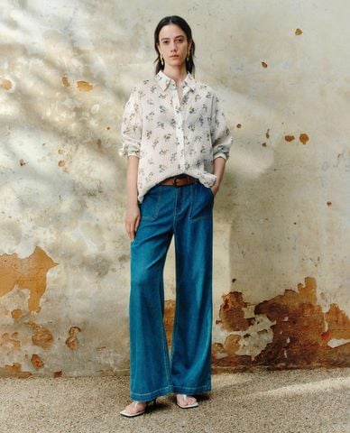  URBAN REVIVO - Áo sơ mi nữ cổ bẻ tay dài in hoa 