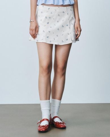  URBAN REVIVO - Chân váy chữ A mini họa tiết hoa nhí 