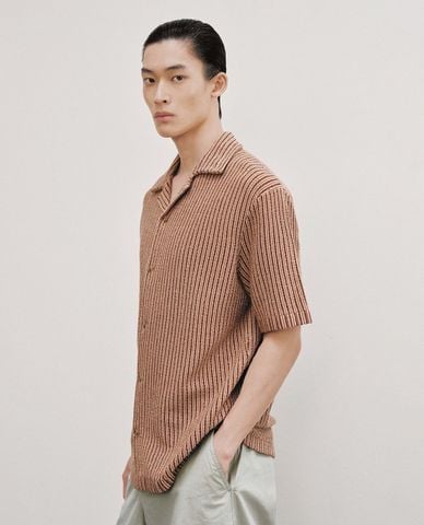  URBAN REVIVO - Áo sơ mi nam dệt kim tay ngắn sọc dọc 