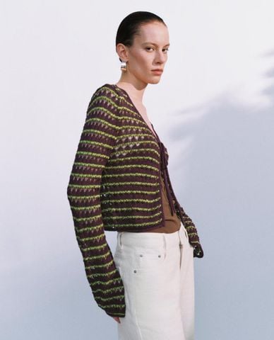  URBAN REVIVO - Áo khoác cardigan nữ dệt kim sọc ngang 