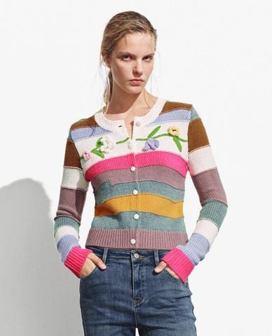  URBAN REVIVO - Áo khoác cardigan nữ cổ tròn tay dài thêu hoa 