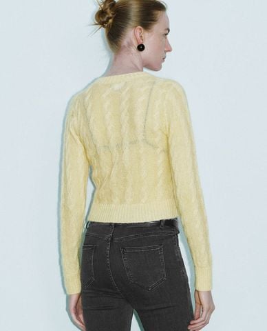  URBAN REVIVO - Áo dệt kim nữ cổ tròn tay dài phom croptop 