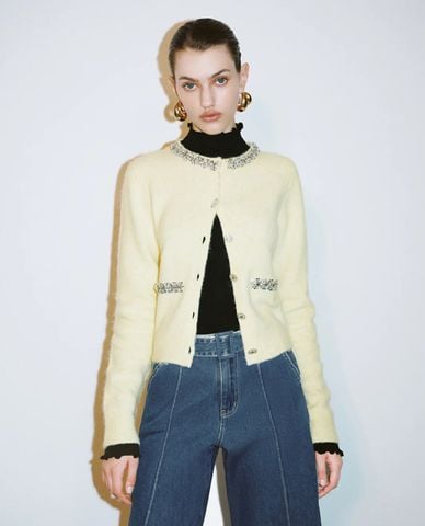  URBAN REVIVO - Áo khoác cardigan nữ cổ tròn đính đá 