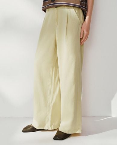  URBAN REVIVO - Quần jeans nữ ống rộng hiện đại 