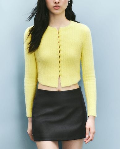  URBAN REVIVO - Áo dệt kim nữ cổ tròn tay dài phom croptop 