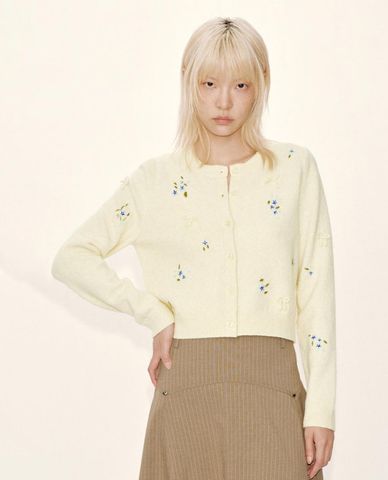  URBAN REVIVO - Áo khoác cardigan nữ cổ tròn tay dài thêu hoa 