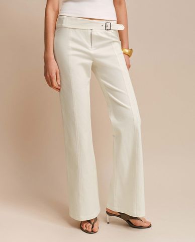  URBAN REVIVO - Quần jeans nữ ống loe phối đai lưng 
