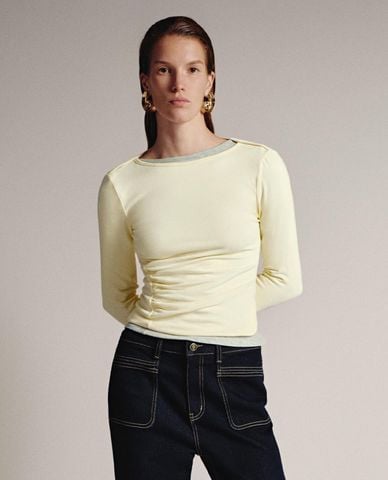  URBAN REVIVO - Áo kiểu nữ cổ tròn tay dài xếp nếp 