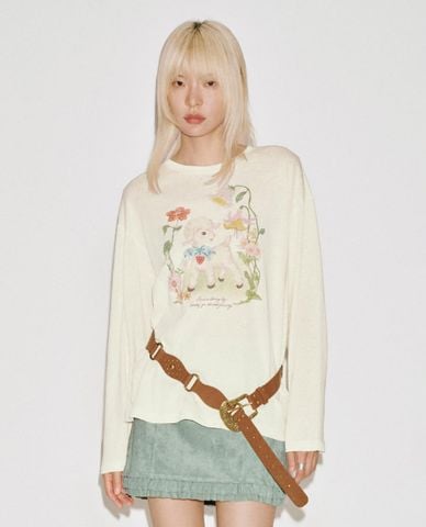  URBAN REVIVO - Áo thun nữ cổ tròn tay dài in họa tiết 