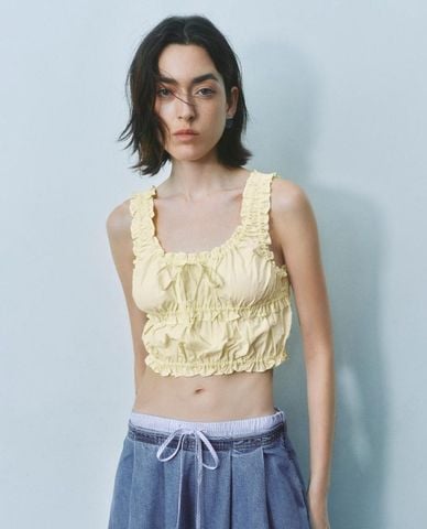  URBAN REVIVO - Áo hai dây nữ phom croptop Shirred 