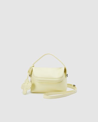  URBAN REVIVO - Túi đeo vai nữ phom chữ nhật phối charm 