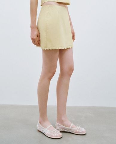  URBAN REVIVO - Chân váy chữ A mini viền ren 