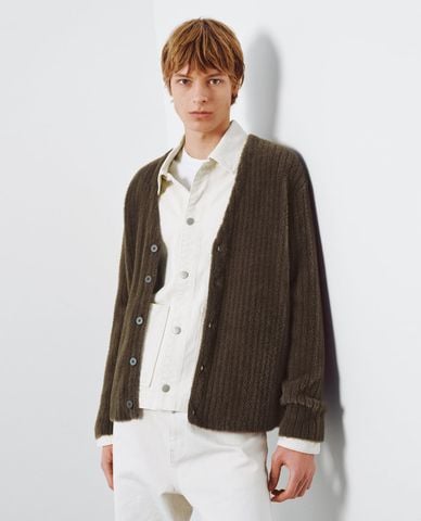  URBAN REVIVO - Áo khoác cardigan nam cổ V tay dài lông mịn 