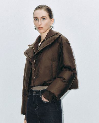  URBAN REVIVO - Áo khoác phao nữ cổ bẻ xếp lớp phom croptop 