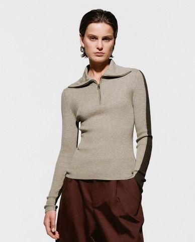  URBAN REVIVO - Áo dệt kim nữ cổ bẻ tay dài phom ôm 