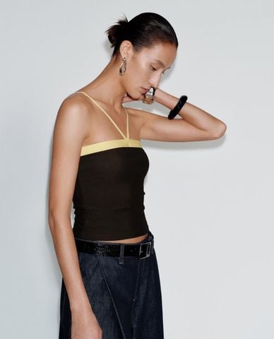  URBAN REVIVO - Áo hai dây nữ phối viền phom ôm 