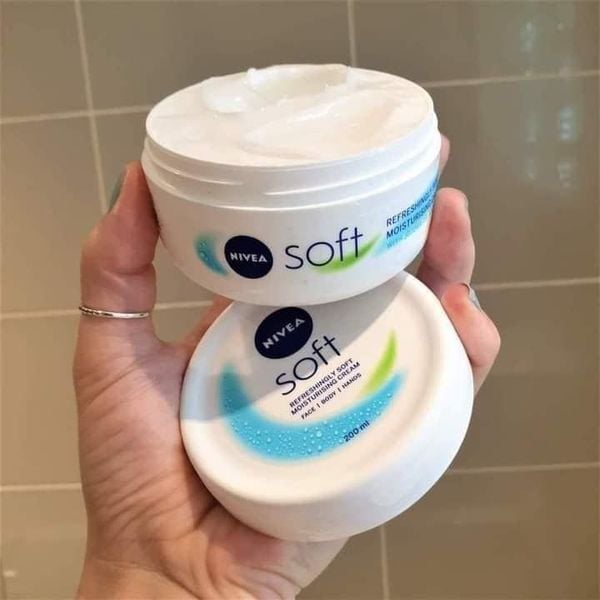 Kem Dưỡng Ẩm Đa Năng Nivea Refreshingly Soft Moisturizing Cream50ml