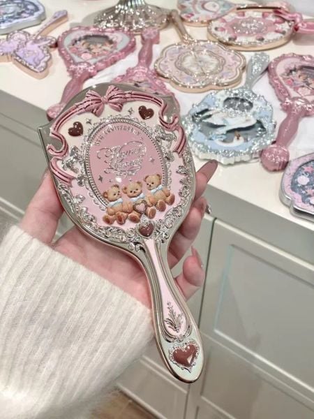 Lược Hoa Biết Flower Knows Bản Bánh Gấu Kỷ Niệm 9 năm Hoa Biết