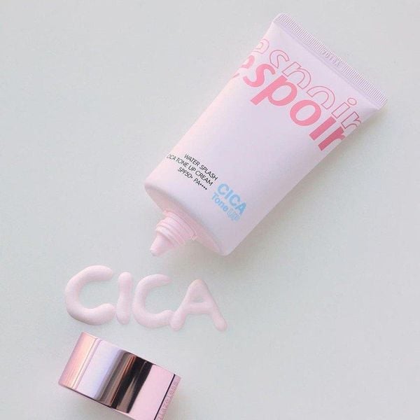 Kem Chống Nắng Nâng Tone Trắng Hồng Espoir Water Splash Cica Tone Up Sun Cream SPF50+ PA++++ 60ml
