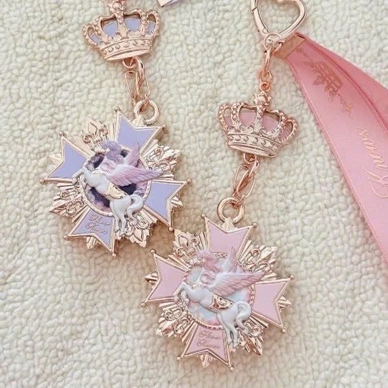 Phấn Mắt Mini ( Dạng Móc Treo) Knight Unicorn Flower Knows Kỳ Lân Ánh Sáng