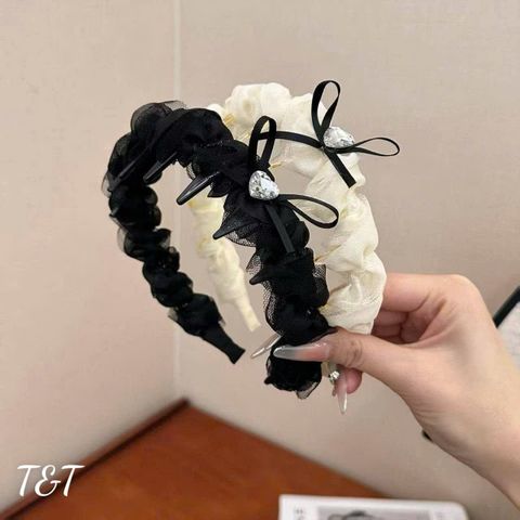 Xược voan phối lưới nơ đá tim