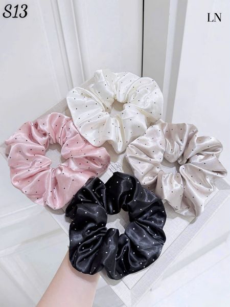 Scrunchies lụa chấm bi 4 màu s13