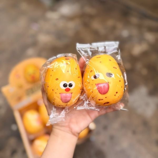 Squishy khoai tây thè lưỡi