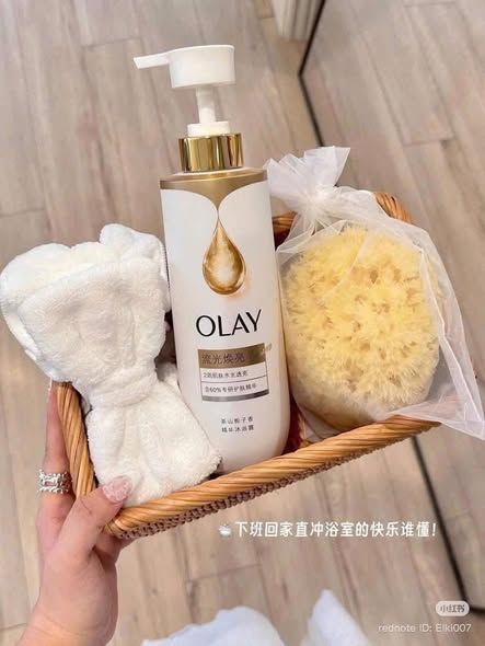 NEW Sữa Tắm Dưỡng Trắng Olay Nội Địa Trung Vitamin C + B3 500g (Mẫu mới)