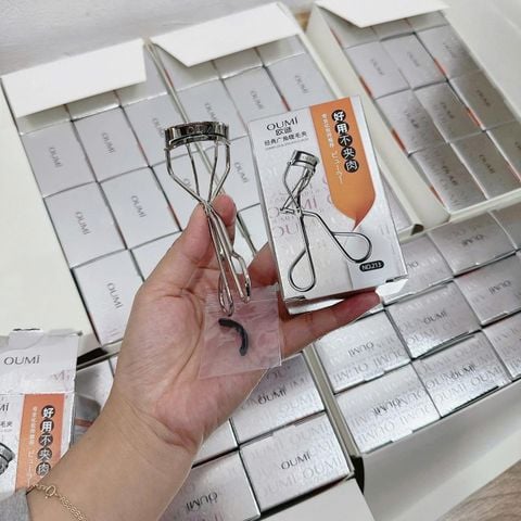 OUMI Kẹp Bấm Mi NO.213