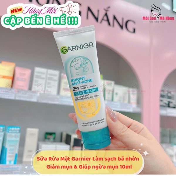 Sữa Rửa Mặt Garnier Giảm Mụn & Sáng Da 60ml Bright Complete Anti-Acne Cleansing Foam