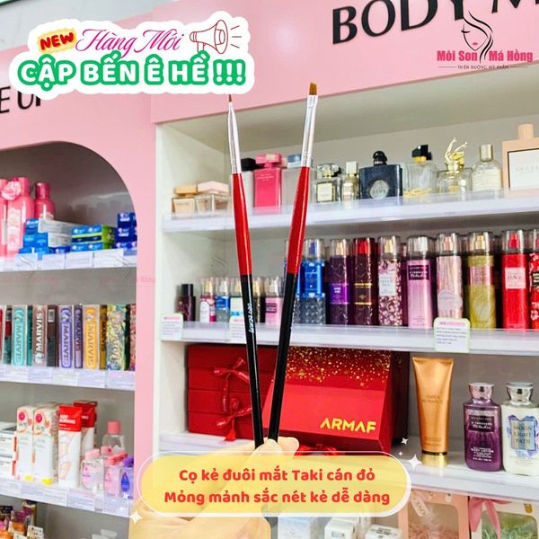 Cọ Kẻ Eyeliner - cây dài - đen đỏ TAKI BEAUTY