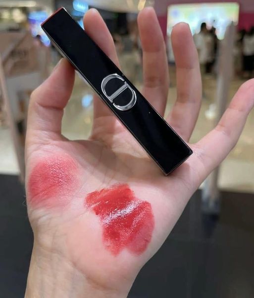 Son Highend Dior Rouge On Stage Lipstick #550 Red Shock