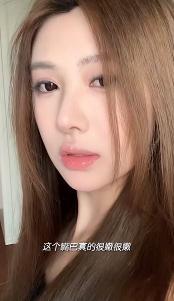 Son YSL Loveshine Candy Glow 3B Rosewood Blush