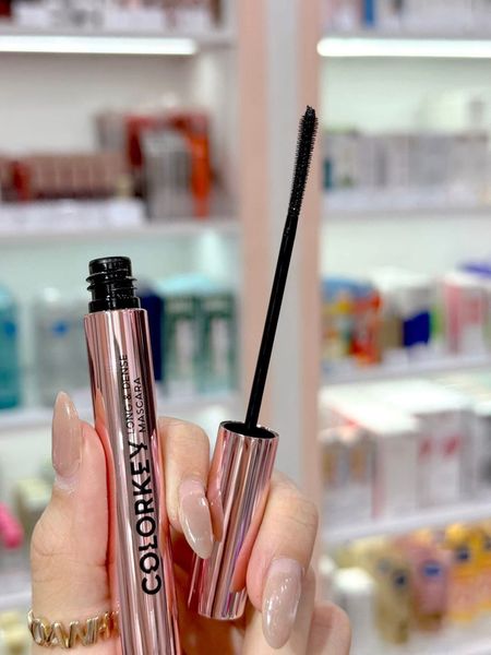 Mascara Colorkey Hỗ Trợ Giúp Mi Dài Và Tơi 4.5g Long & Dense Mascara
