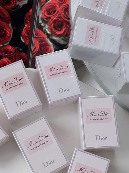 Nước hoa CHRISTIAN DIOR Miss Dior Blooming Bouquet